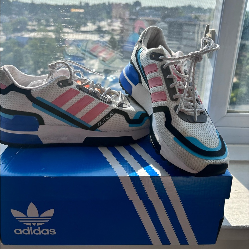 Adidas Originals grade school size 7 ZX750
